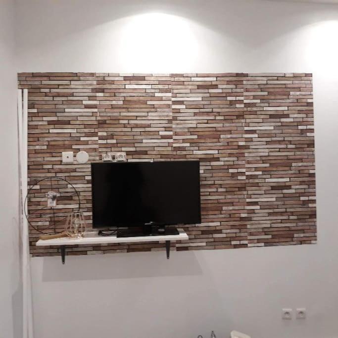 Appartement Agreable Au Centre Wifi Saint-Léonard-de-Noblat Kültér fotó